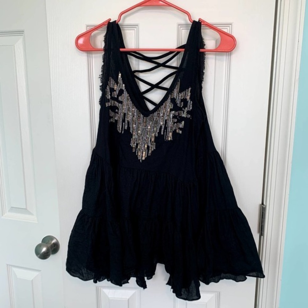 Free People‎ Women's Size Extra Small Black V-Neck Sequin Top